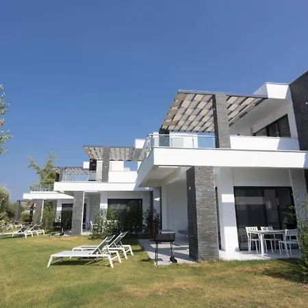 Lux Et Mare Villa Pefkochori Exterior photo